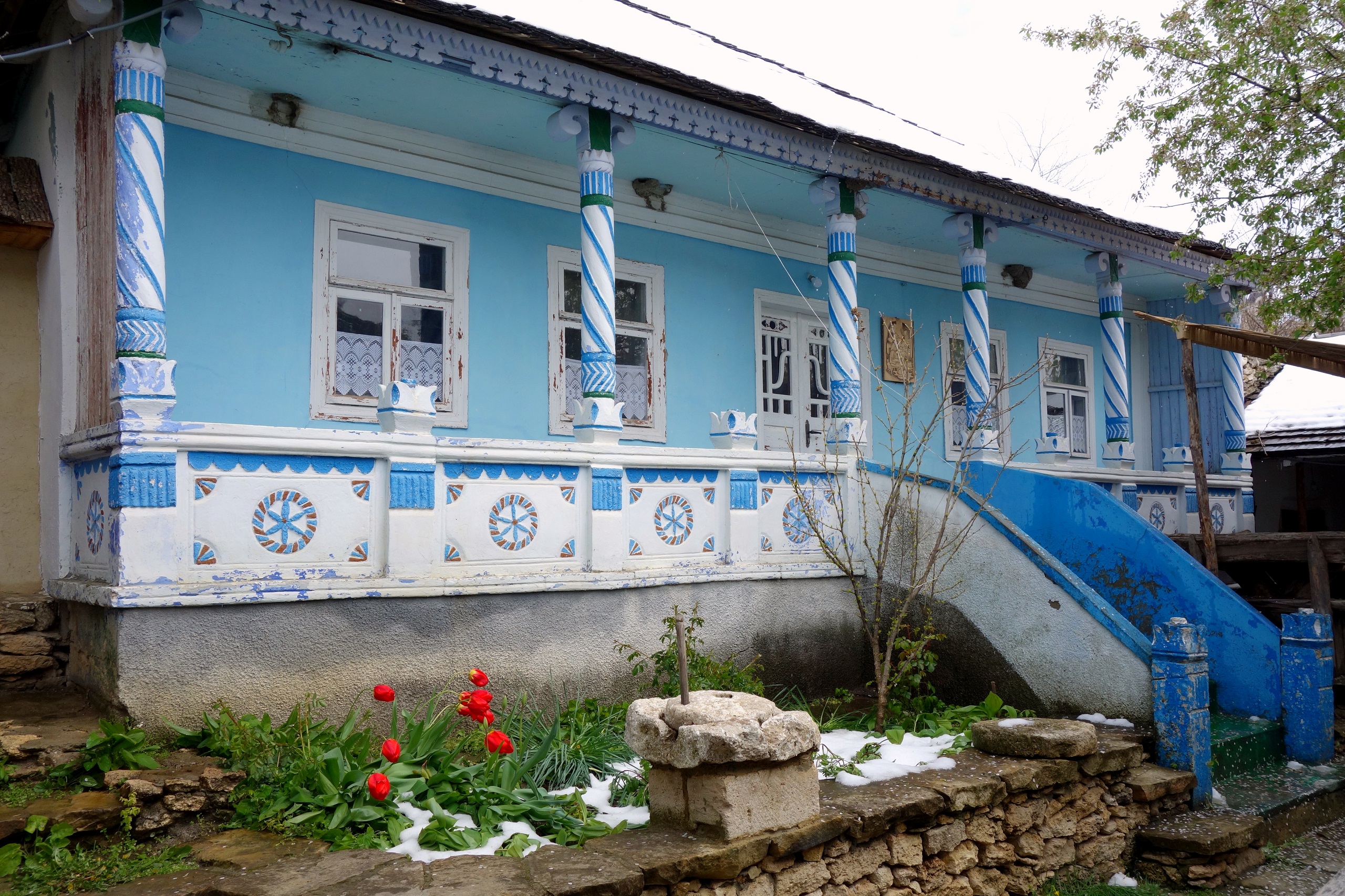 Butuceni, Mołdawia - kolorowa chata